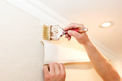 Pose de papier peint à Aougny — revêtements muraux et toiles de verre